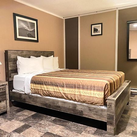 The George Dawson Inn & Conference Centre Dawson Creek Exteriér fotografie