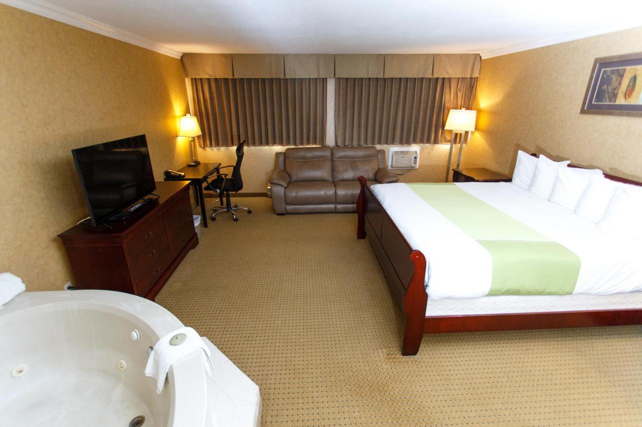The George Dawson Inn & Conference Centre Dawson Creek Exteriér fotografie