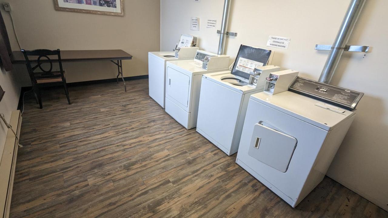 The George Dawson Inn & Conference Centre Dawson Creek Exteriér fotografie