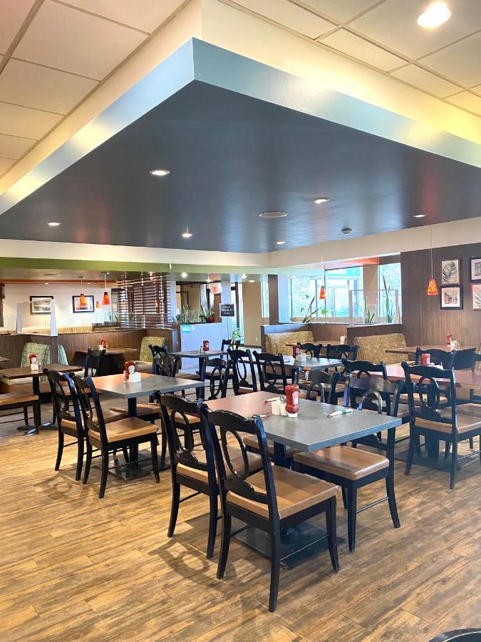 The George Dawson Inn & Conference Centre Dawson Creek Exteriér fotografie