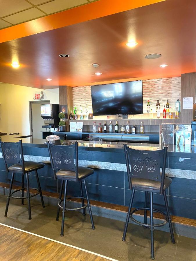 The George Dawson Inn & Conference Centre Dawson Creek Exteriér fotografie