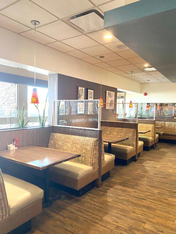 The George Dawson Inn & Conference Centre Dawson Creek Exteriér fotografie